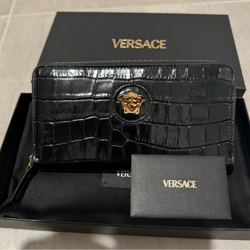 Versace Croc Embossed Long Wallet
Calf Leather NWT $725